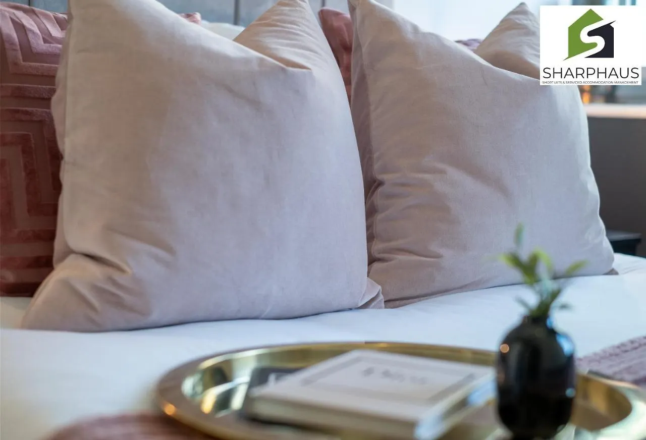 Cool & Comfy 2-Bed Between The City And The Beach By Sharphaus Short Lets & Serviced Accommodation Management Brighton Apartman